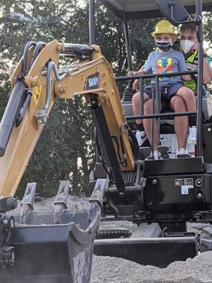 PXL 20210828 004413220.MP 