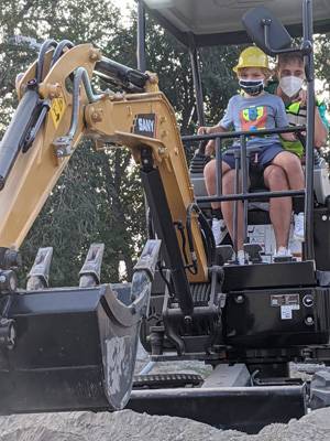 PXL 20210828 004414551.MP 