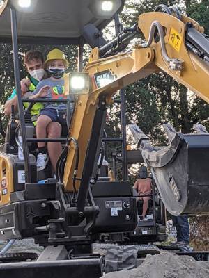 PXL 20210828 004422764.MP 