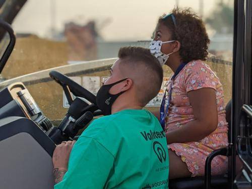 PXL 20210828 004748667.PORTRAIT